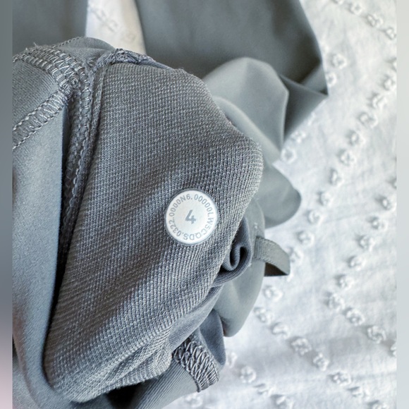 NWT Lululemon Wunder Train Core Yoga High-Rise Tight 25" Size 4 Green Olive - Picture 6 of 7